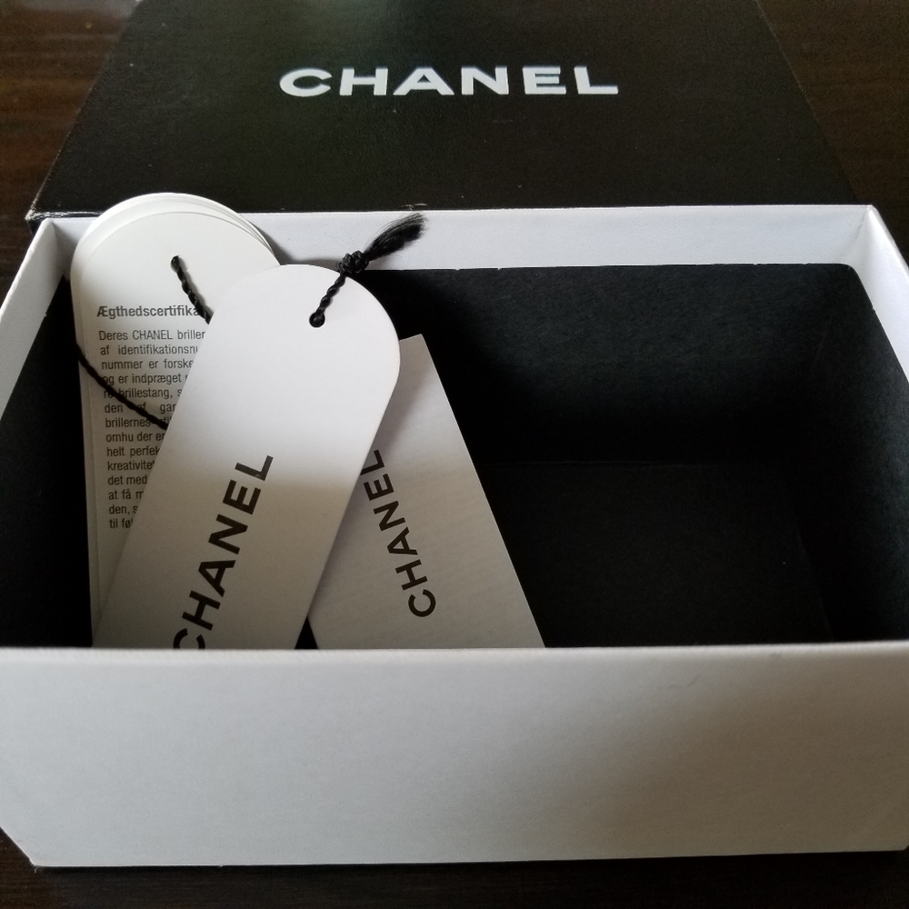 Chanel Swarovski Crystal Sunglasses Case Box - Picture 8 of 8
